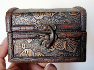 Art Deco Turned metal silver gold