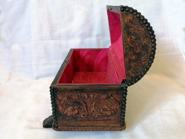 Antique Cigarettes Box - Image 8