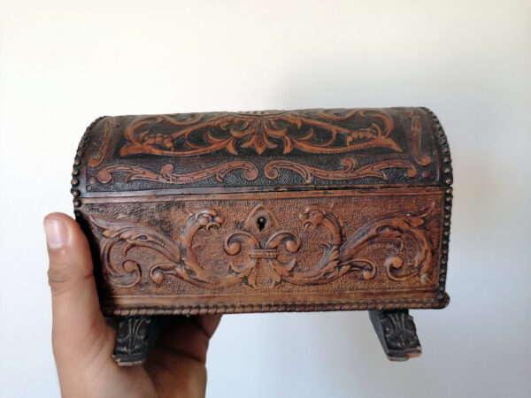 Antique Cigarettes Box - Image 2