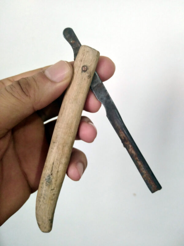 Primitive Razor Blade