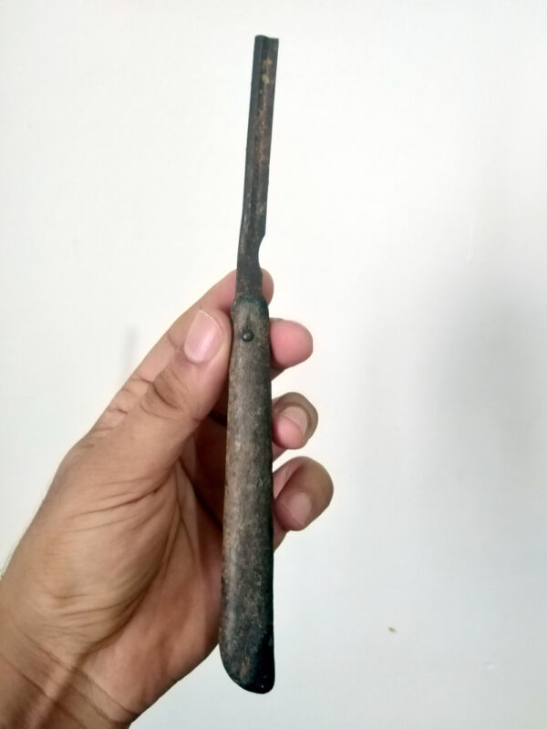 Primitive Razor Blade - Image 4